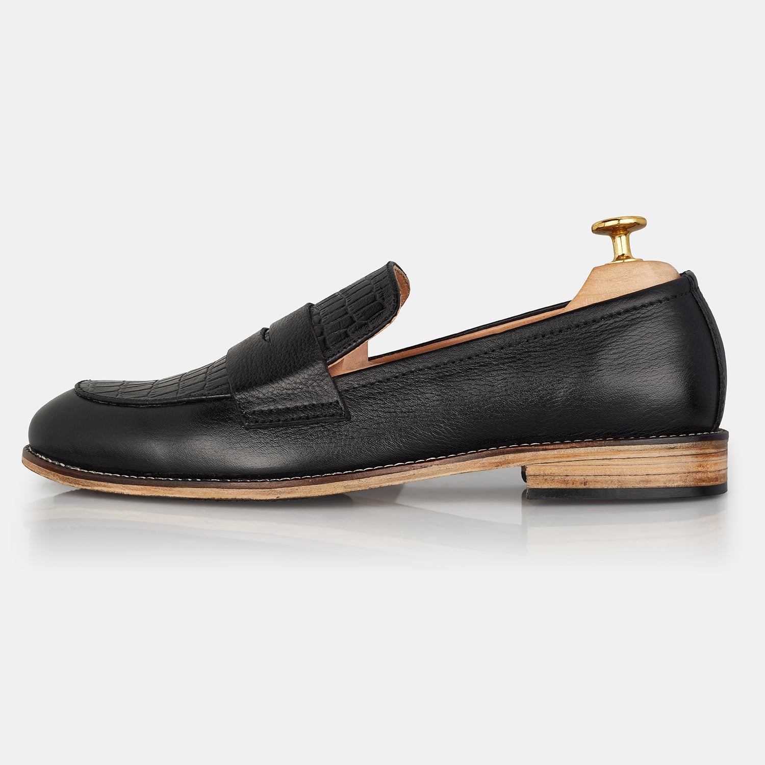 Black Valeria Crocodile Loafers